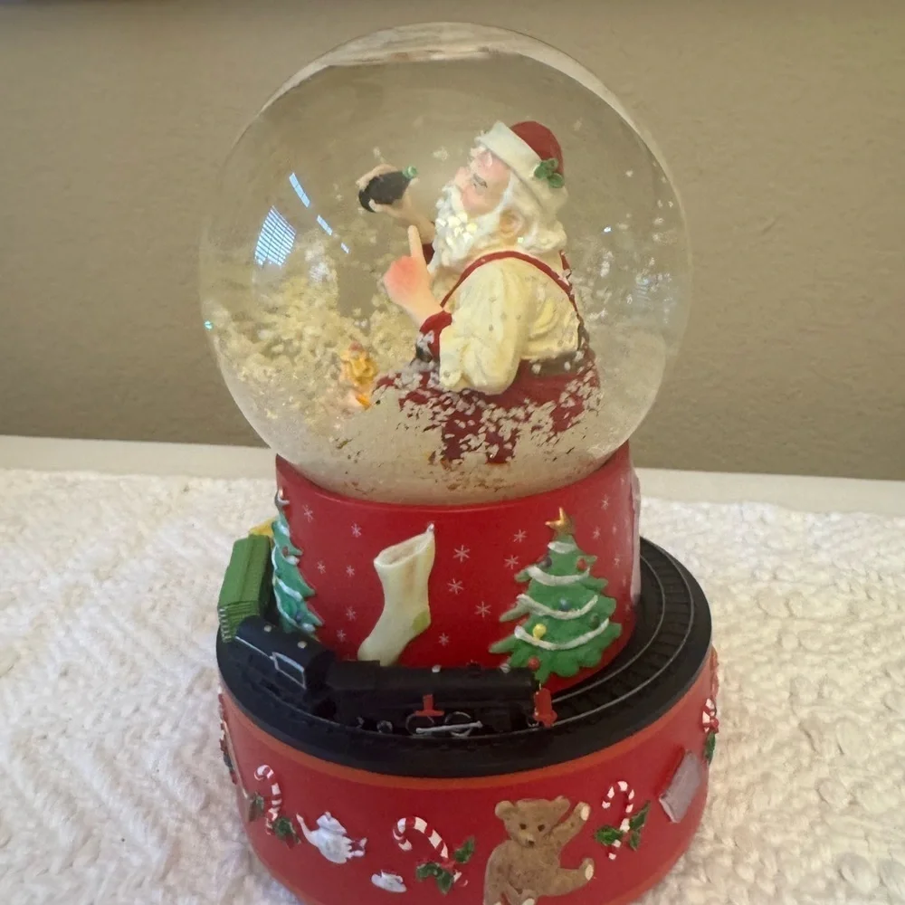 Coca Cola charming snow